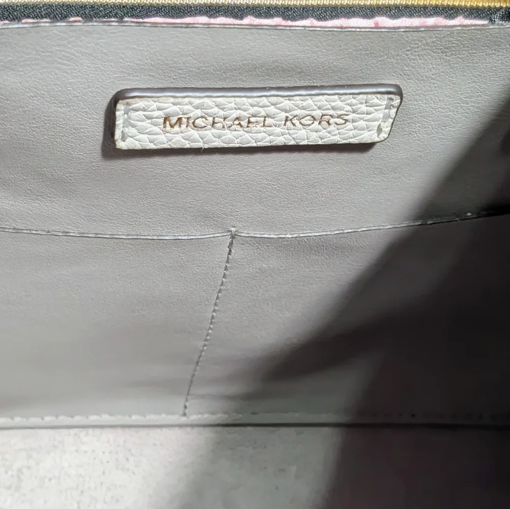 Michael Kors Junie Medium Leather Shoulder Bag - Salmon - Picture 14 of 14